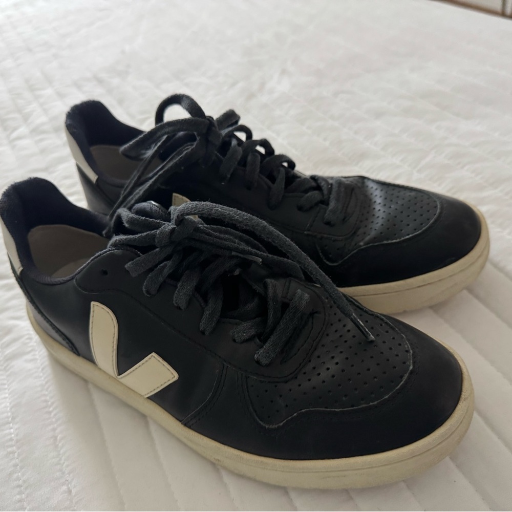 Veja Black and White Sneakers for Everyday Comfort